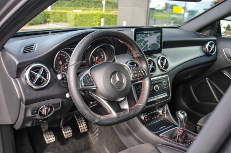 Occasie GLA 180 Amg line GLA 180 Amg line 