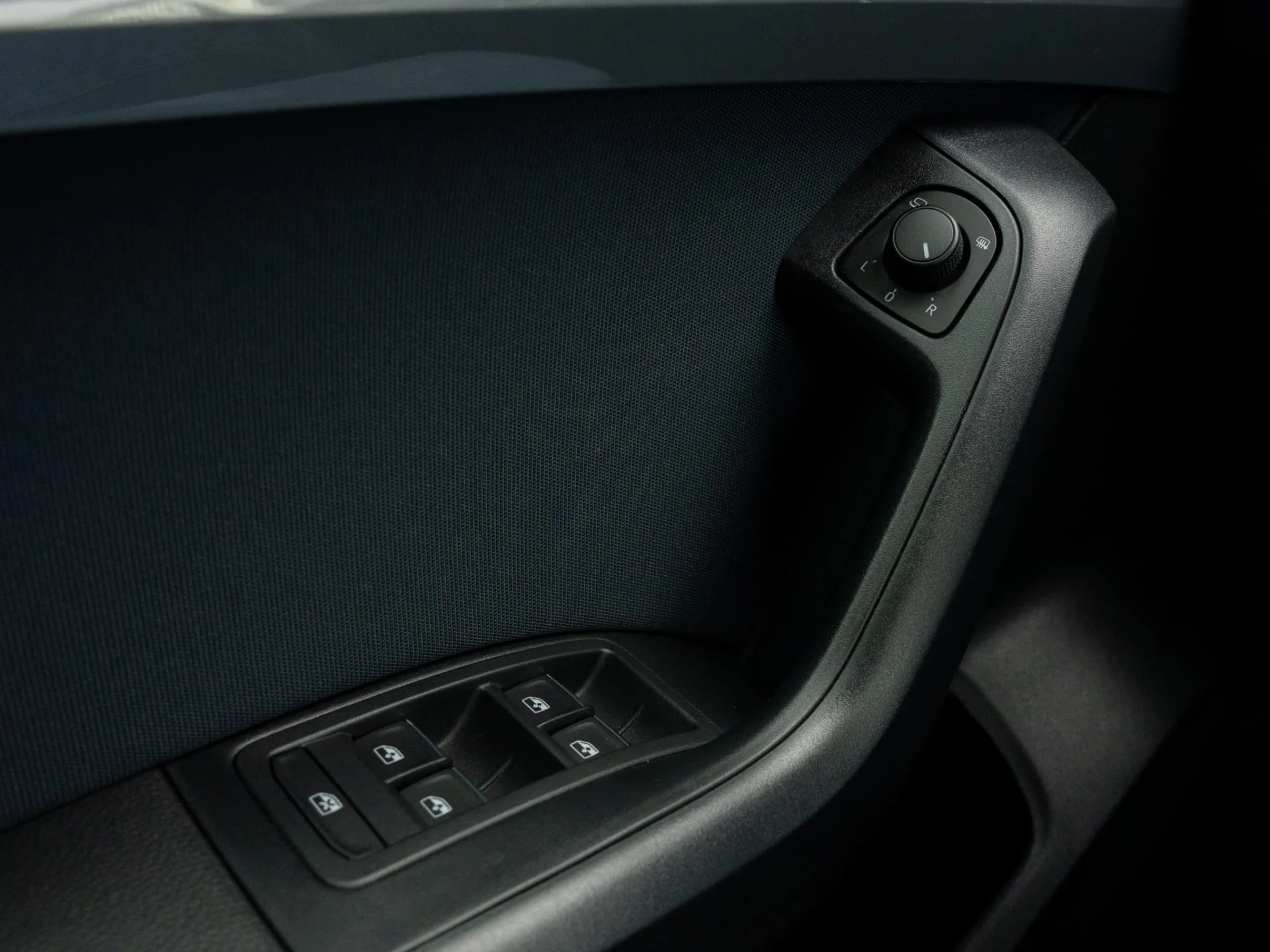 ateca_donkergrijs-12