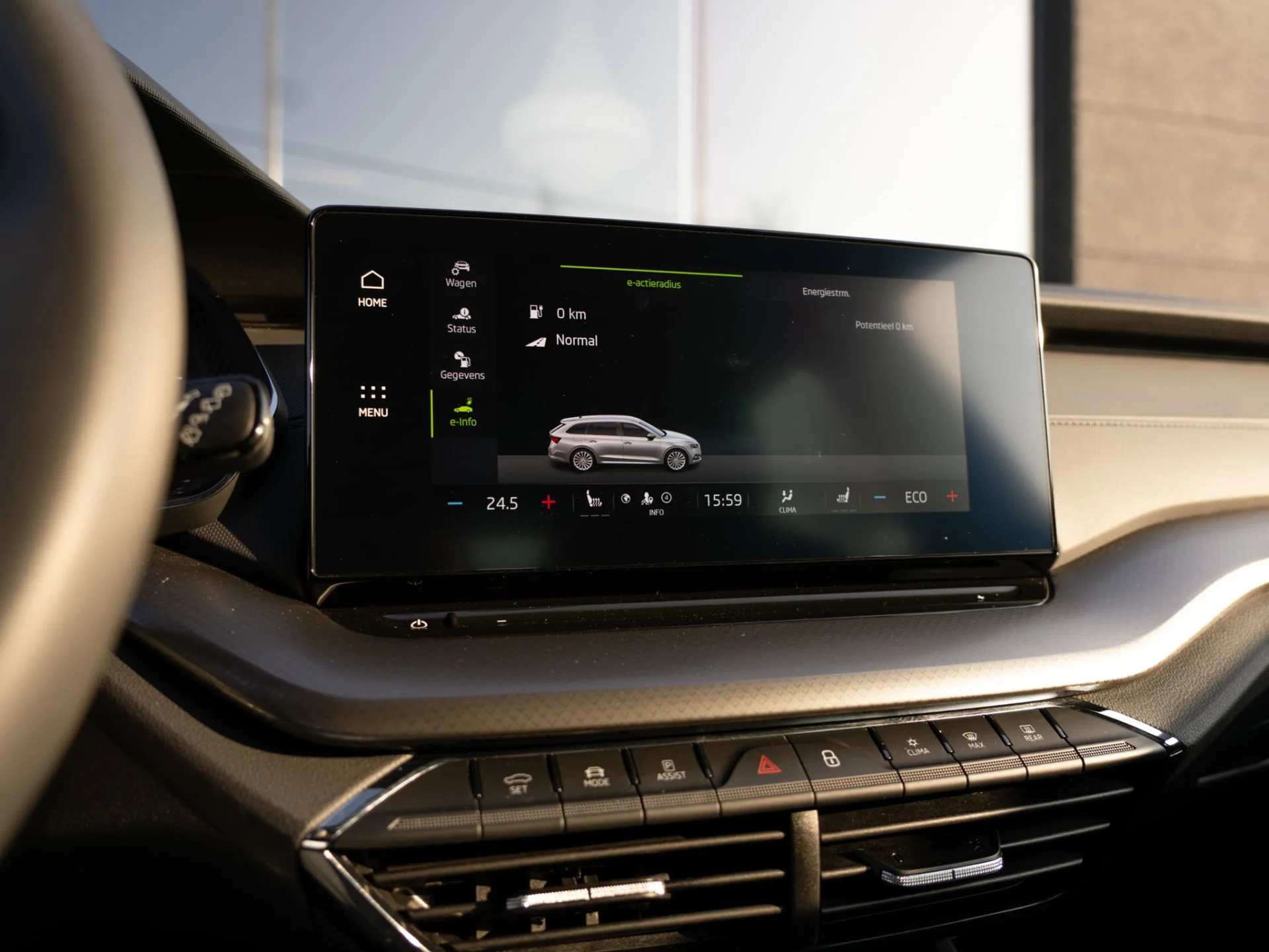 Octavia_Hybride_zwart-07